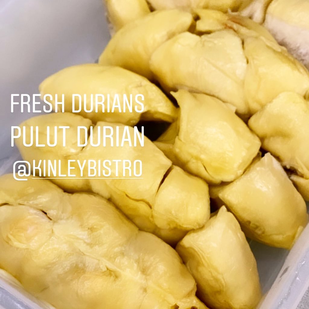 Fresh Durians for Pulut Durian Kinley... hey it’s weekend!  dare to tag your friends to join?