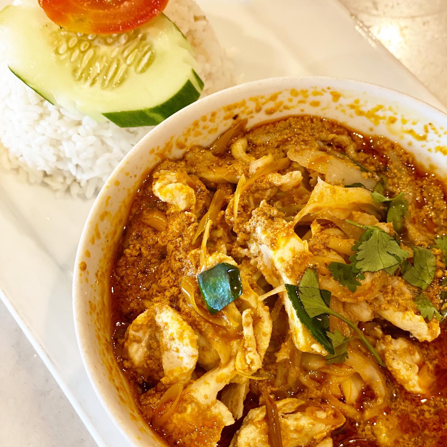 Tom Yum Lagenda Thailand
Tersedia dengan ayam/seafood, dengan nasi, Kwetiao, bihun atau soup saja..