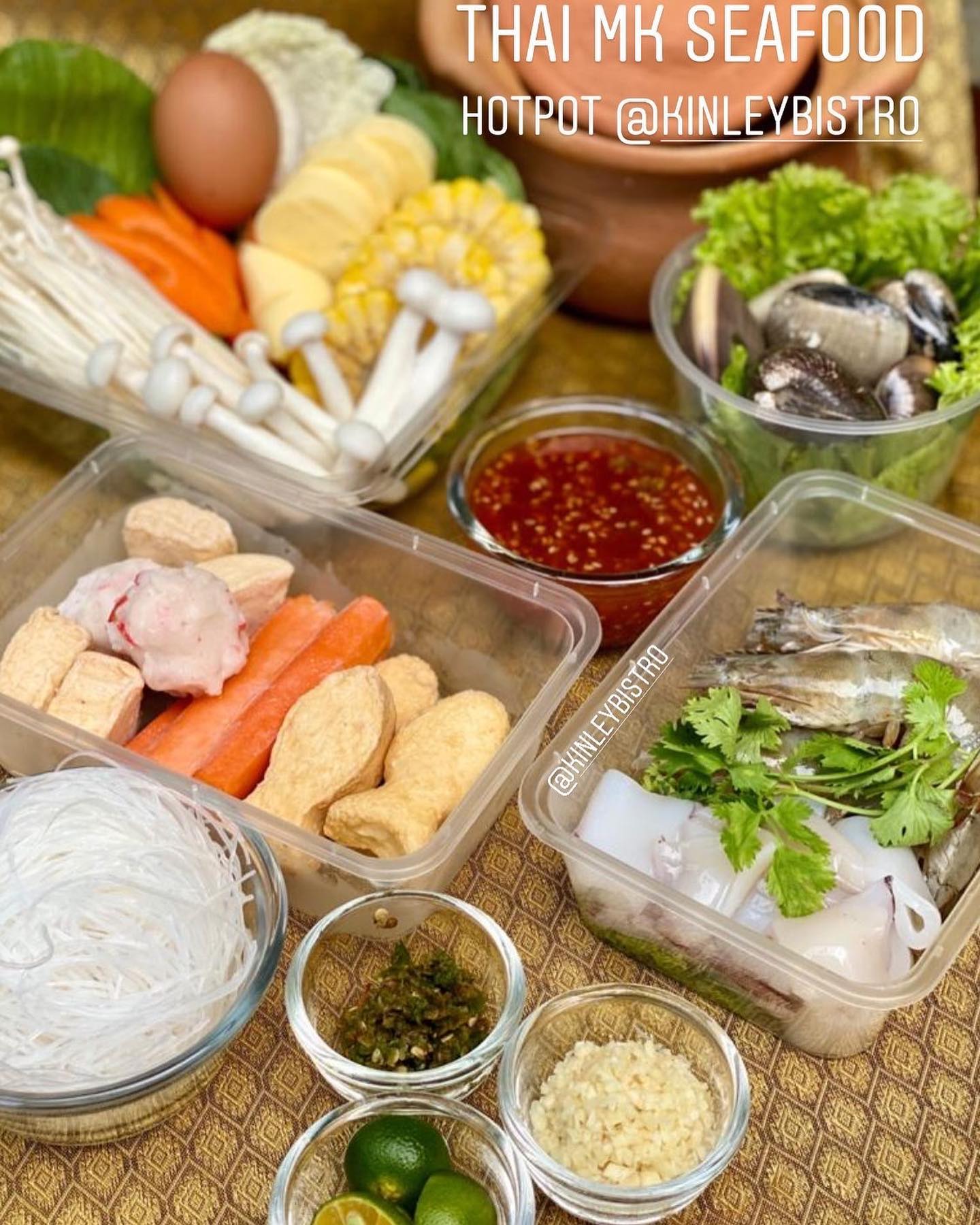 Thai MK Suki Style “SEAFOOD” HOTPOT set @KinleyBistro
Tersedia untuk Hari Kamis 07 Mei 2020

Porsi cukup untuk 2-3 dewasa
Paket termasuk:
1. Pilihan sop “TOMYUM”  atau “Japanese Dashi” soup base 2litre
2. Mixed sayuran vegetables/mushrooms/tofu
3. 14 pcs of mixed meatballs (bakso)
4. 150g udang segar
5. 100g fresh cumi cumi
6. 400g fresh clams/kepah
7. 100g tanghoon
8. Fresh chillis/garlic/lime
9. 250ml signature Thai suki Dipping sauce
10. FREE 1 garlic fried rice senilai rp 18.000

Semua sudah siap saji, sudah bersih, hanya panaskan sop tersedia di panci dan masukan semua bahan tersedia kedalam
Wajib coba dengan cabe dan saus suki Thai @KinleyBistro

Mudah dan SEHAT buat sekeluarga. 
Harga: Rp 215.000/paket
***stok terbatas dengan jumlah bahan segar yang tersedia*** Pesan via whatsapp 0815-45-595959

Pesanan di packing dengan aman dan akan di cable tie/security lock
Pengiriman dari central kitchen yang hyginis, bersih dan terjaga
Gosend dari CBD Polonia area, ditanggung pembeli dan dibayar langsung ke gojek

Pembayaran makanan@via transfer BCA atau OVO dinomor 0815-45-595959

Bisa juga tambah pesan pulut mangga, pulut durian, thai milktea/lemongrass

Silakan pesan via WA dengan format:
Nama Penerima:
Alamat:
Nomor HP penerima:
Menu soup dan jumlah yg dipesan:
Ke nomor WA 0815-45-595959