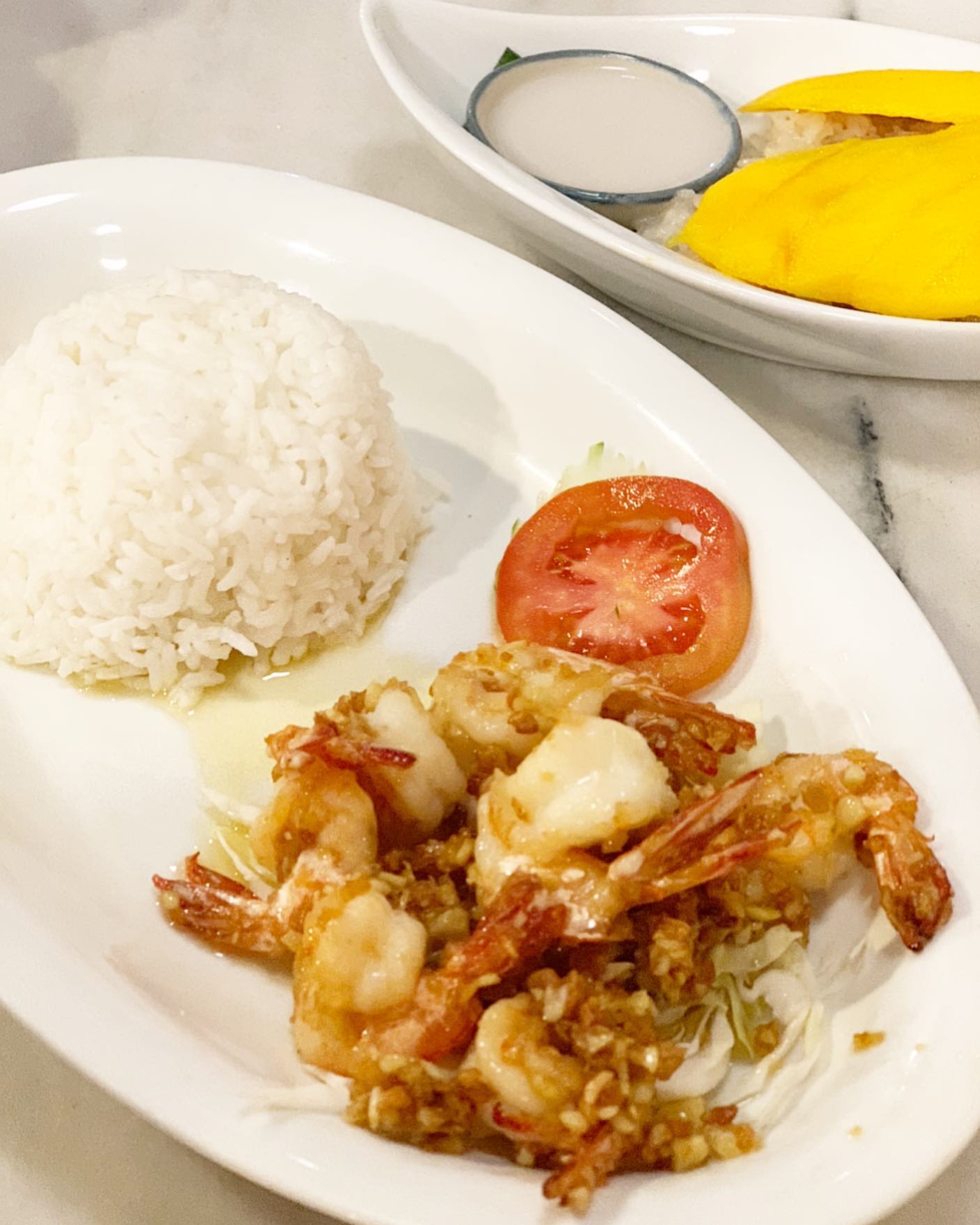 Nasi Udang Bawang Putih Thai style dengan pulut mangga, lengkap deh!