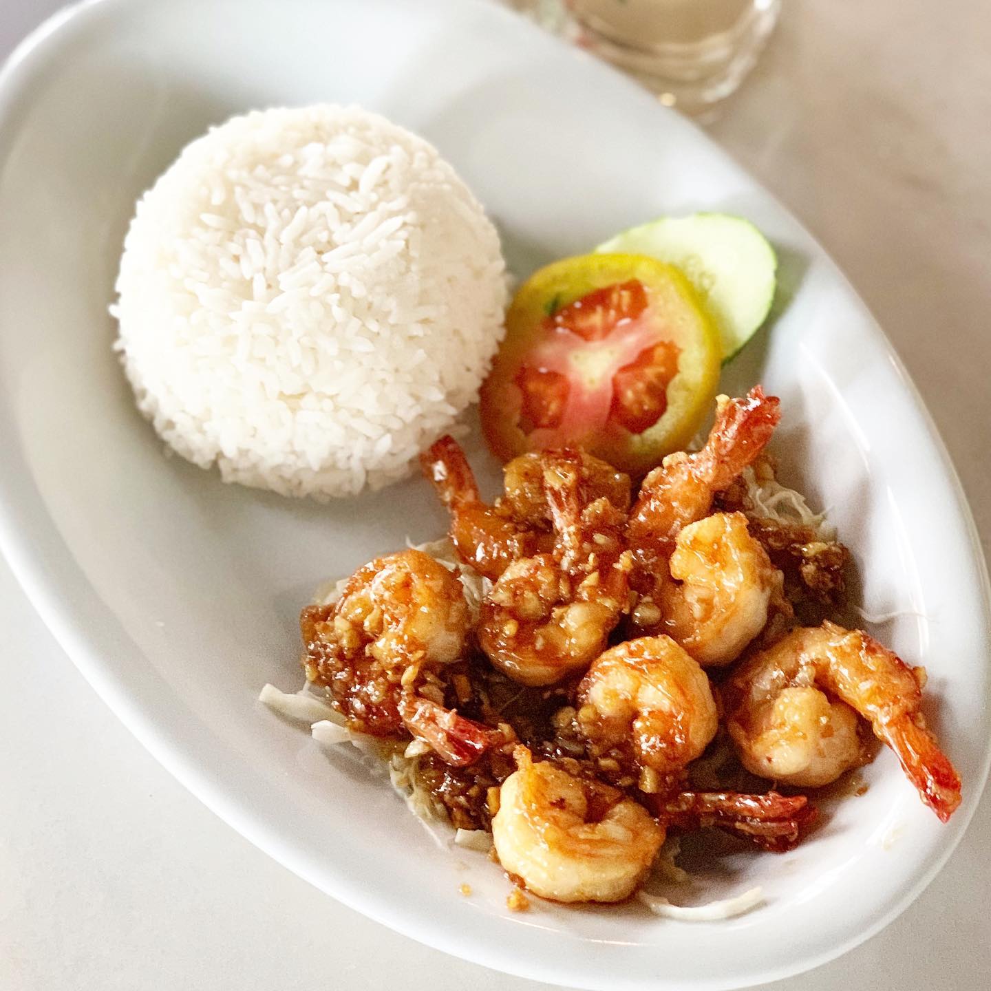Nasi Udang Bawang Putih Thai.. salah satu menu favorit… siapa pernah coba?

Yuk kunjungi @kinleybistro Sun Plaza