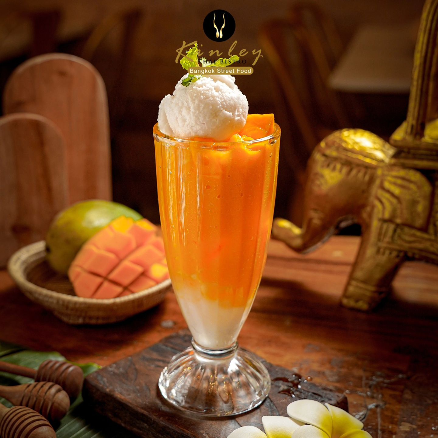 Lagi pengen yang seger2? Langsung pesan Ice King Mango dari Kinley Bistro aja! 

Segarkan harimu dengan Ice King Mango dari Kinley Bistro! 🥭️ Perpaduan mangga segar dan es kelapa segar yang dingin, menciptakan sensasi manis, asam, dan menyegarkan dalam satu gelas. Cocok untuk cuaca panas atau sekadar memanjakan lidahmu!

Rasakan kelezatan otentik di @kinleybistro ! Kami hanya menggunakan bahan alami tanpa perasa atau bubuk buatan. Semua diolah dengan bahan segar, termasuk santan atau kelapa segar yang dipersiapkan setiap hari. Nikmati kualitas yang bisa Anda rasakan di setiap gigitan! 🥥 

Juga tersedia konter Take-Away untuk anda nikmati di mall ataupun membawa pulang berbagai minuman dan dessert Khas Thailand